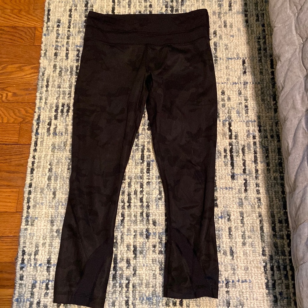 Lululemon camo run inspire leggings